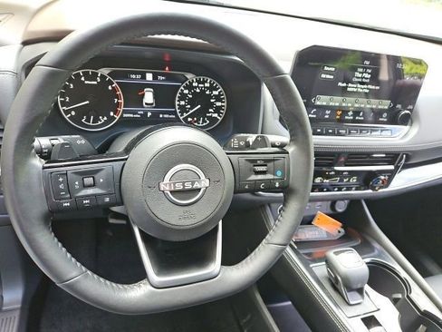 Used 2022 Nissan Rogue SL w/ SL Premium Package image 22