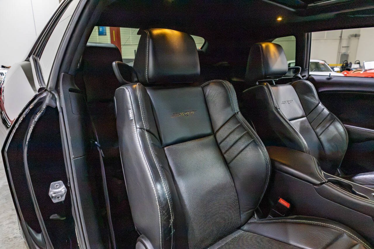 Used 2016 Dodge Challenger SRT Hellcat RWD image 36