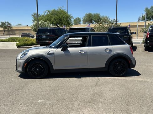 Used 2022 MINI Cooper S w/ Driver Assistance Package FWD image 2