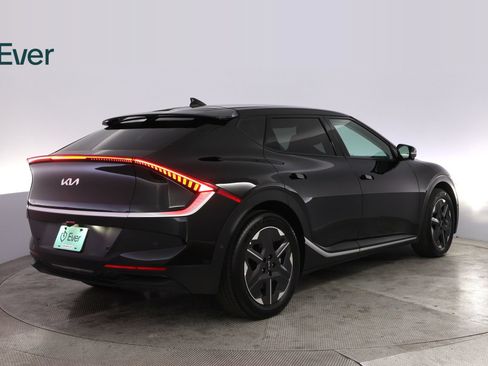 Used 2025 Kia EV6 Light w/ Light LR Technology Package RWD image 3