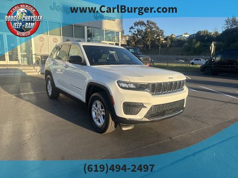 Certified 2024 Jeep Grand Cherokee Laredo w/ Luxury Tech Group I image 1