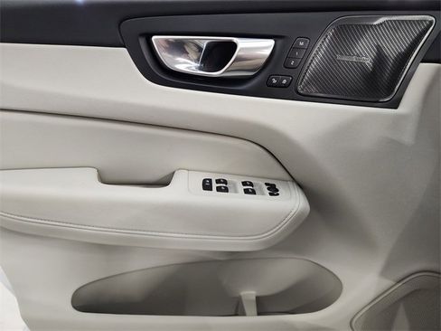 Used 2025 Volvo XC60 T8 Plus w/ Protection Package Premier image 24