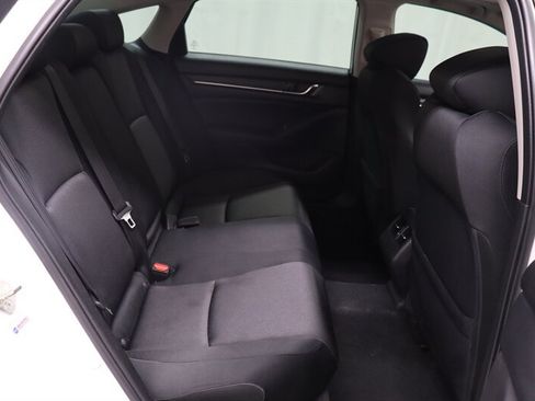 Used 2018 Honda Accord EX image 29