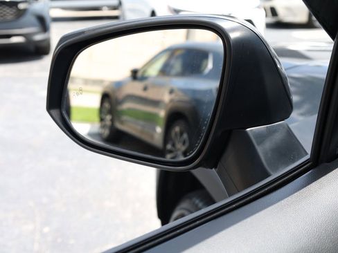 Used 2021 Toyota RAV4 XLE w/ Convenience Package FWD image 10