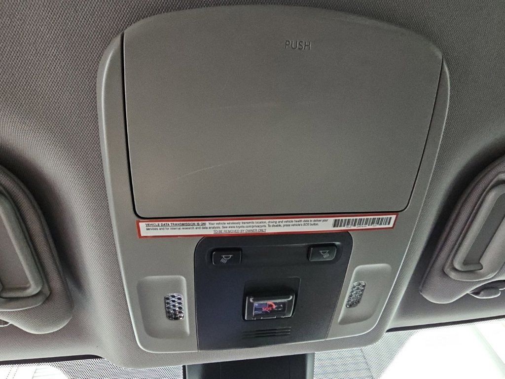 Used 2021 Toyota Camry SE FWD image 23