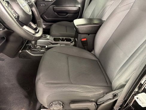 Used 2018 Jeep Wrangler Unlimited Sport S AWD/4WD image 12