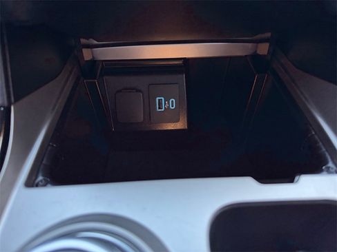 Used 2022 Ford Explorer ST-Line w/ Class IV Trailer Tow Package image 24