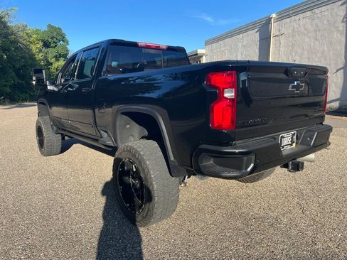 Used 2024 Chevrolet Silverado 3500 High Country w/ High Country Premium Package AWD/4WD image 10