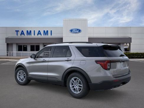New 2026 Ford Explorer Active RWD image 4