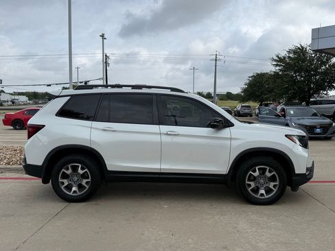 Used 2023 Honda Passport TrailSport image 7