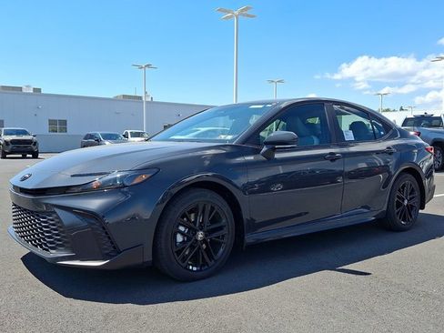 New 2026 Toyota Camry SE AWD/4WD image 3