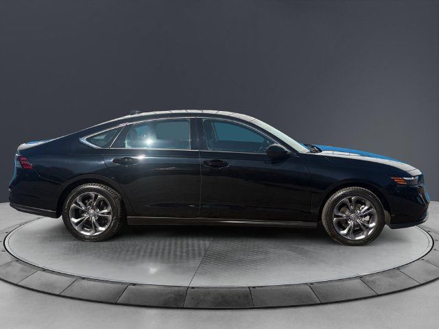 Used 2023 Honda Accord EX image 6