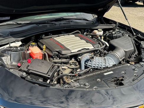 Used 2017 Chevrolet Camaro SS RWD image 9
