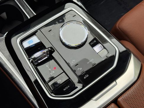 Used 2023 BMW i7 xDrive60 image 37