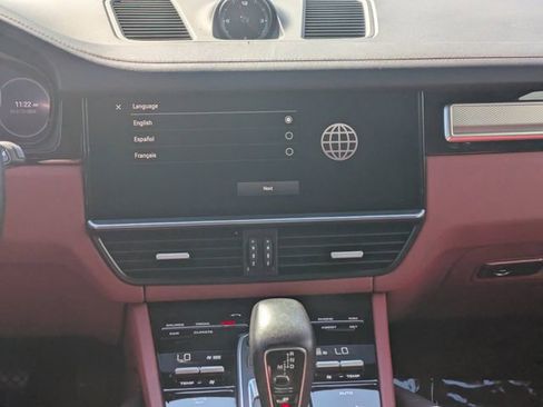 Used 2022 Porsche Cayenne Platinum Edition image 15