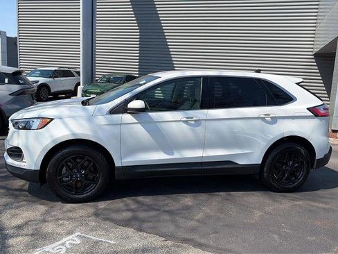 Certified 2022 Ford Edge SEL w/ Convenience Package AWD/4WD image 2