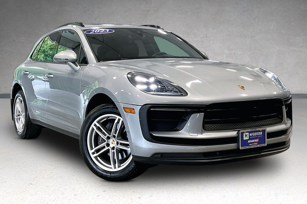 Used 2023 Porsche Macan AWD/4WD image 3