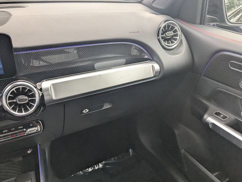 Certified 2024 Mercedes-Benz GLB 250 image 4