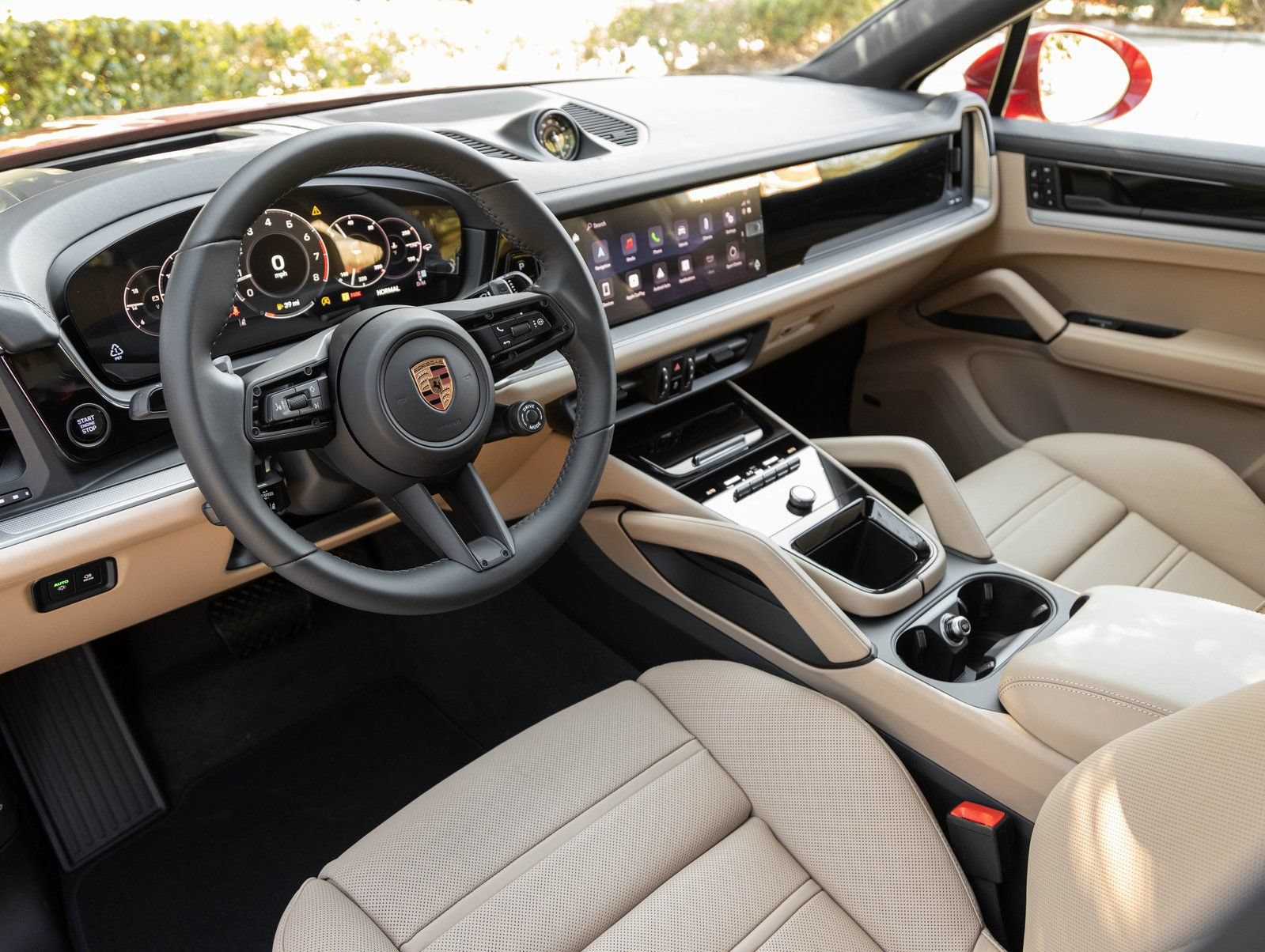 Certified 2026 Porsche Cayenne Coupe AWD/4WD image 4