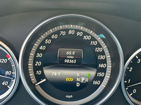 Used 2014 Mercedes-Benz E 350 Sedan image 28