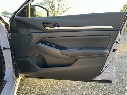 New 2025 Nissan Altima 2.5 SR w/ SR Premium Package image 8