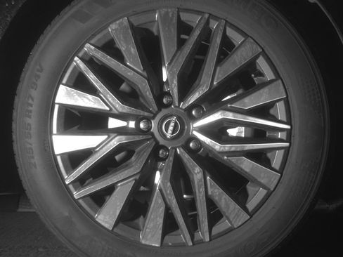 Used 2025 Nissan Altima 2.5 SV FWD image 13