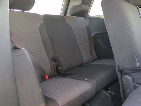 Used 2023 Chevrolet Traverse LT FWD image 32