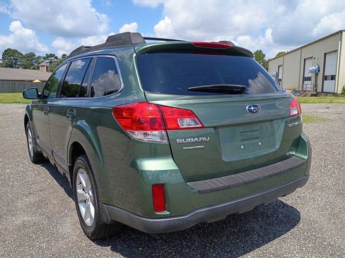 Used 2013 Subaru Outback 2.5i Premium AWD/4WD image 7