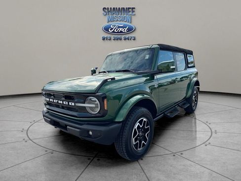 Used 2024 Ford Bronco Outer Banks image 1