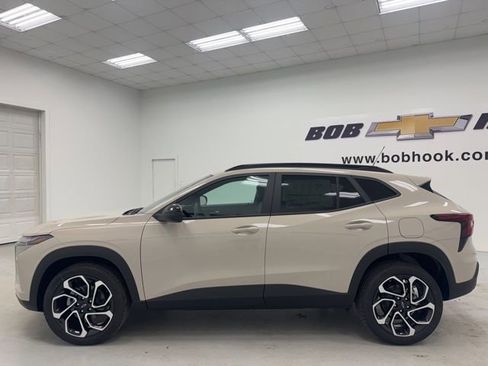 New 2026 Chevrolet Trax RS FWD image 8