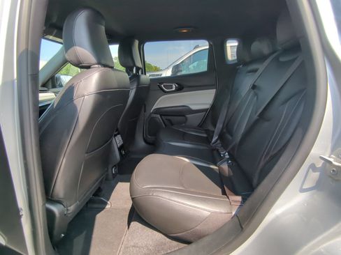 Used 2024 Jeep Compass Limited AWD/4WD image 11