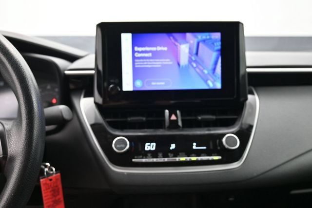Used 2025 Toyota Corolla LE FWD image 22