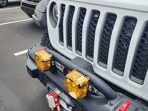 Used 2020 Jeep Gladiator Rubicon AWD/4WD image 2