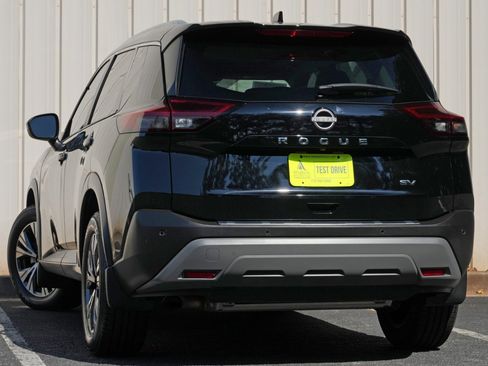 Used 2023 Nissan Rogue SV w/ SV Premium B Package FWD image 5