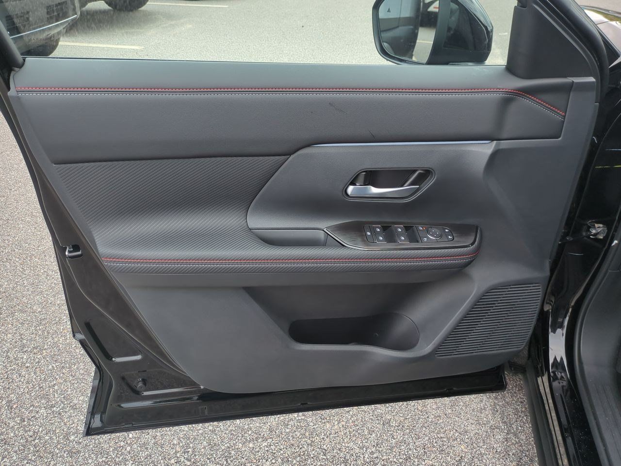 New 2026 Nissan Kicks SR FWD image 12