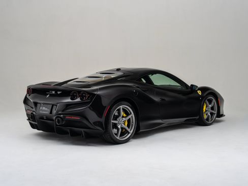Used 2021 Ferrari F8 Tributo RWD image 5