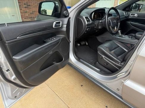 Used 2020 Jeep Grand Cherokee Limited AWD/4WD image 13