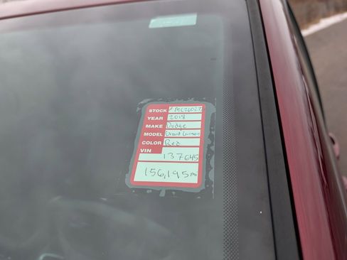 Used 2018 Dodge Grand Caravan SXT w/ Blacktop Package image 32