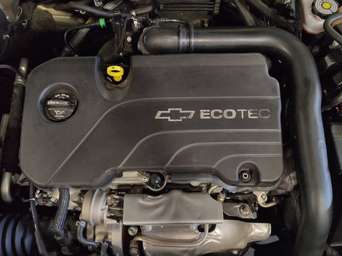 Used 2022 Chevrolet Malibu LT image 30