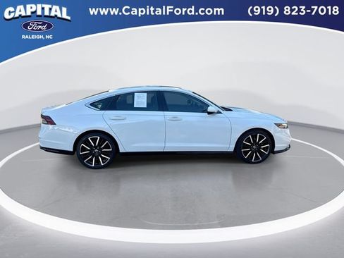 Used 2023 Honda Accord Touring image 9