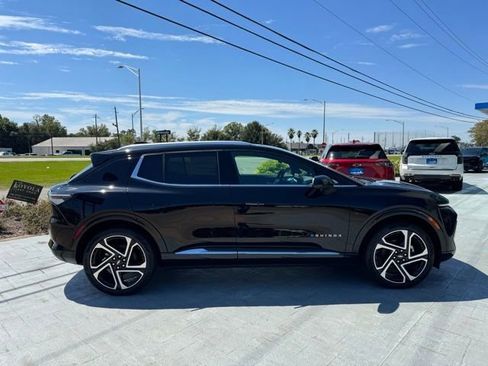 New 2025 Chevrolet Equinox EV LT w/ Convenience Package II FWD image 6