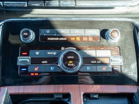 Used 2023 Lincoln Navigator Reserve image 24