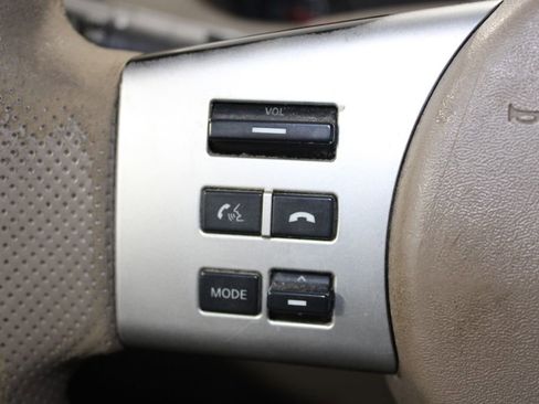 Used 2014 Nissan Frontier SV image 19