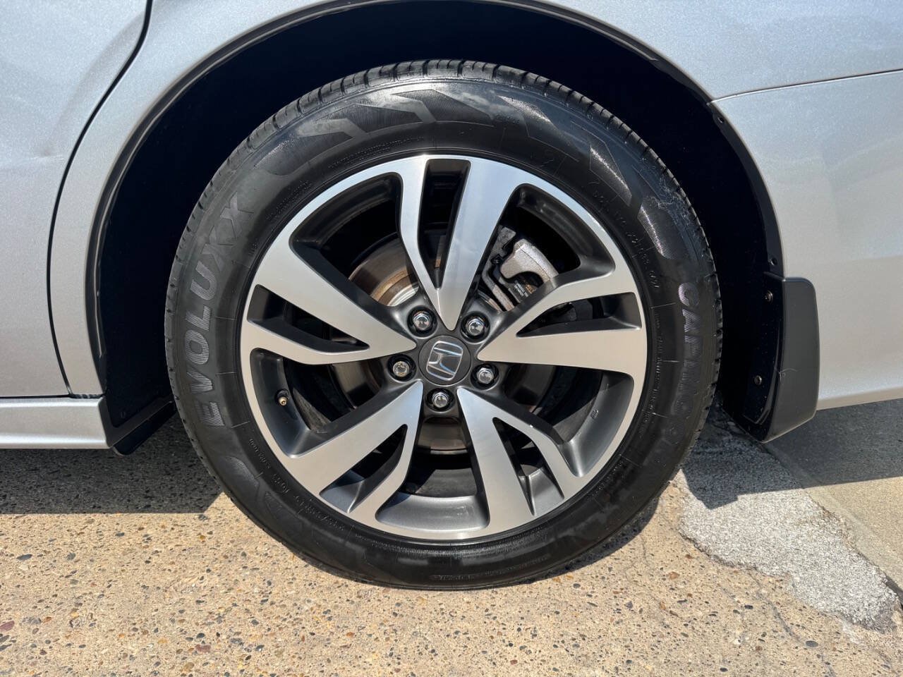 Used 2023 Honda Odyssey Touring image 9