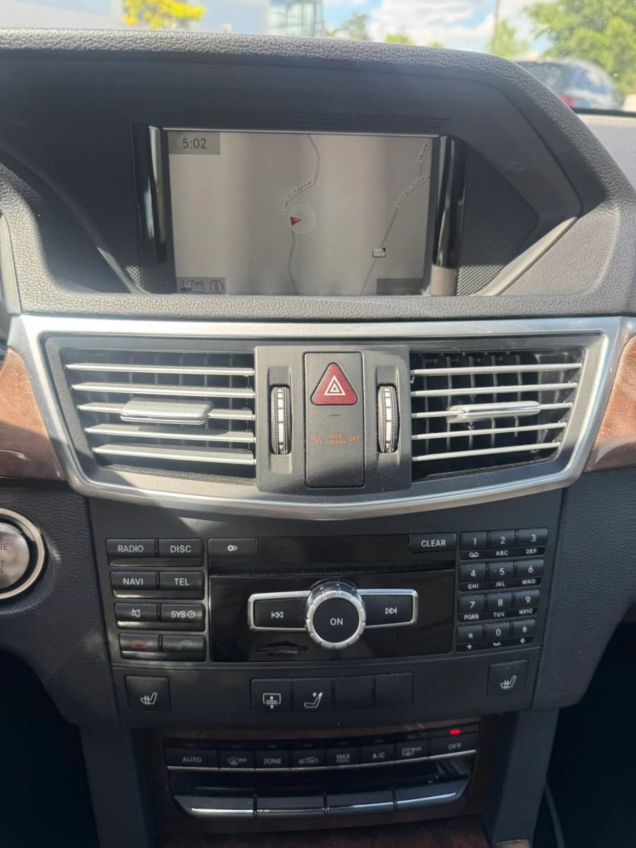 Used 2013 Mercedes-Benz E 350 Sedan image 28