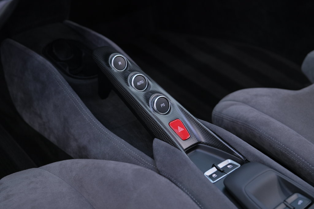 Used 2021 Ferrari F8 Tributo RWD image 47