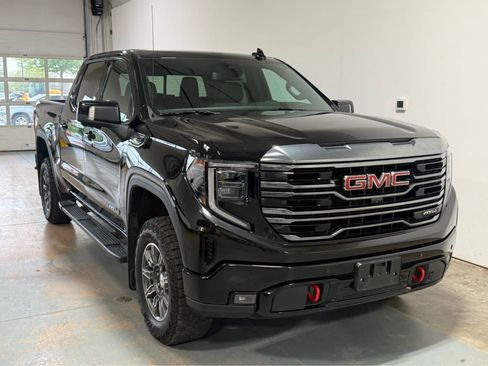Used 2024 GMC Sierra 1500 AT4 w/ AT4 Preferred Package AWD/4WD image 5