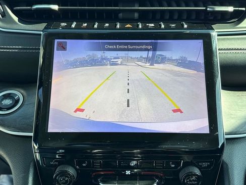 Used 2021 Jeep Grand Cherokee L Limited image 31