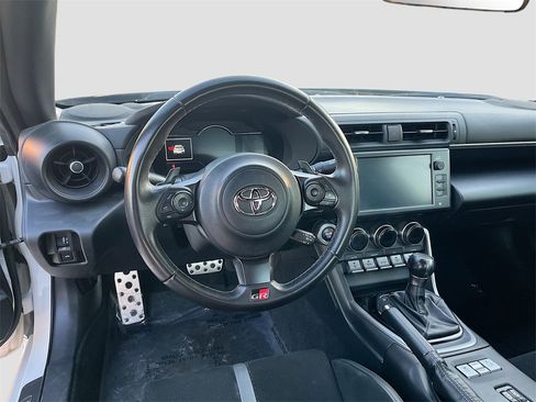 Used 2023 Toyota GR86 Premium image 23