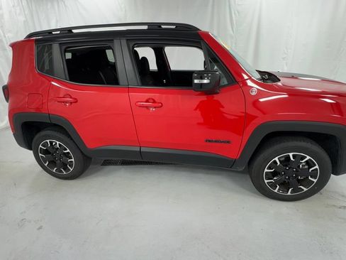 Used 2023 Jeep Renegade Trailhawk AWD/4WD image 2